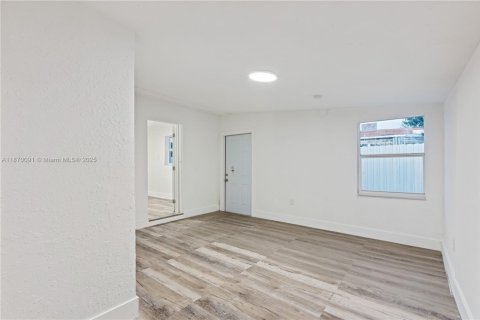 Villa ou maison à vendre à Opa-locka, Floride: 4 chambres, 134.52 m2 № 1897046 - photo 17