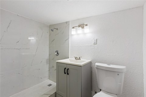 Villa ou maison à vendre à Opa-locka, Floride: 4 chambres, 134.52 m2 № 1897046 - photo 18