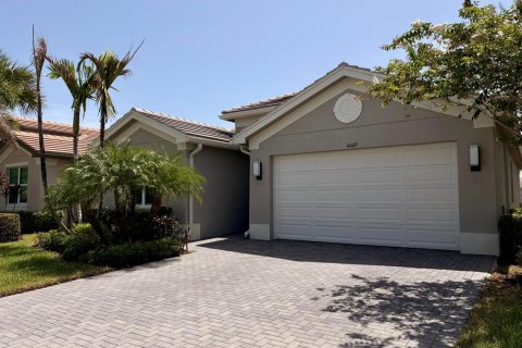 Villa ou maison à louer à Port St. Lucie, Floride: 2 chambres, 159.42 m2 № 2249785 - photo 2