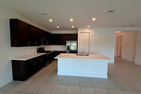 Villa ou maison à louer à Port St. Lucie, Floride: 2 chambres, 159.42 m2 № 2249785 - photo 4