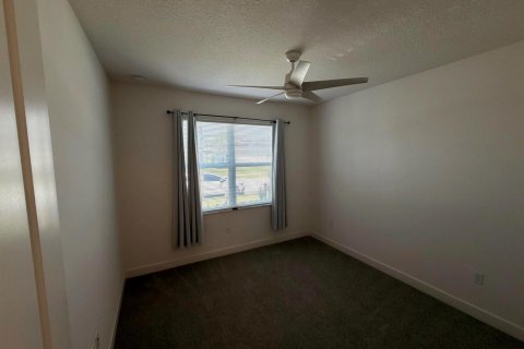 Villa ou maison à louer à Port St. Lucie, Floride: 2 chambres, 159.42 m2 № 2249785 - photo 5