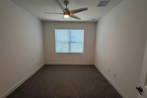 Villa ou maison à louer à Port St. Lucie, Floride: 2 chambres, 159.42 m2 № 2249785 - photo 12