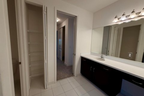 Villa ou maison à louer à Port St. Lucie, Floride: 2 chambres, 159.42 m2 № 2249785 - photo 10