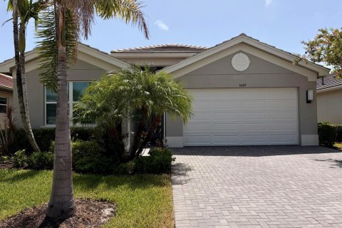 House in Port St. Lucie, Florida 2 bedrooms, 159.42 sq.m. № 2249785