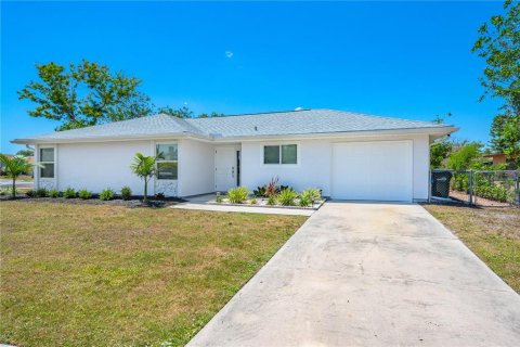 House in North Port, Florida 3 bedrooms, 117.52 sq.m. № 1662122 - photo 4