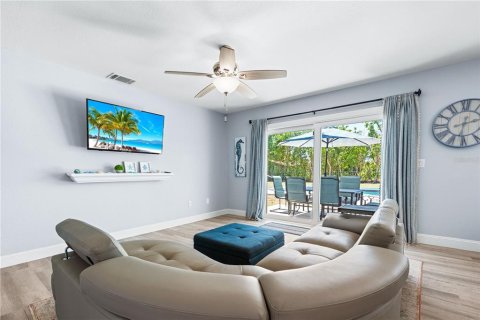 House in North Port, Florida 3 bedrooms, 117.52 sq.m. № 1662122 - photo 10