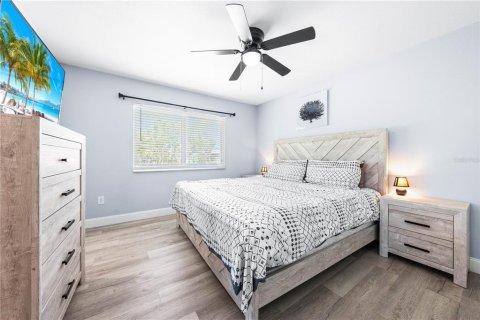 House in North Port, Florida 3 bedrooms, 117.52 sq.m. № 1662122 - photo 8