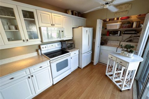 Townhouse in Bradenton, Florida 2 bedrooms, 127.09 sq.m. № 1516135 - photo 12