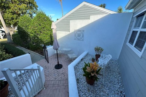 Townhouse in Bradenton, Florida 2 bedrooms, 127.09 sq.m. № 1516135 - photo 3