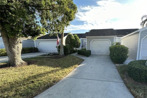 Townhouse in Bradenton, Florida 2 bedrooms, 127.09 sq.m. № 1516135 - photo 1