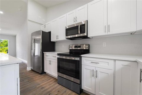 Villa ou maison à louer à Port Charlotte, Floride: 3 chambres, 140 m2 № 2102385 - photo 5
