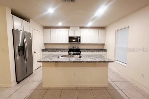 Casa en alquiler en Groveland, Florida, 3 dormitorios, 182 m2 № 1899633 - foto 2