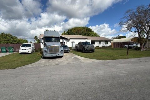 Villa ou maison à vendre à Homestead, Floride: 4 chambres, 167.69 m2 № 1985907 - photo 3