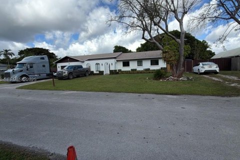 Villa ou maison à vendre à Homestead, Floride: 4 chambres, 167.69 m2 № 1985907 - photo 5