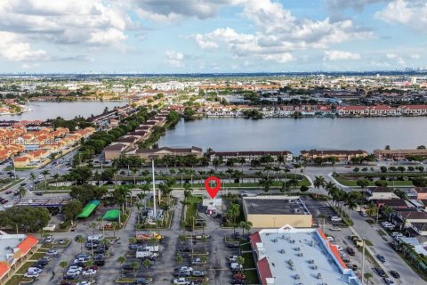 Propiedad comercial en venta en Hialeah Gardens, Florida № 1965108 - foto 23