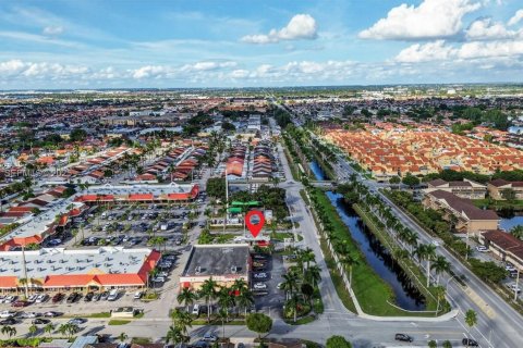 Propiedad comercial en venta en Hialeah Gardens, Florida № 1965108 - foto 24