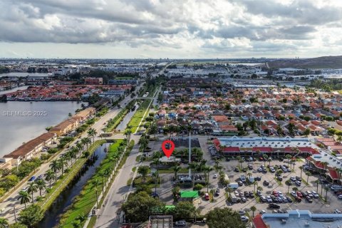 Propiedad comercial en venta en Hialeah Gardens, Florida № 1965108 - foto 26