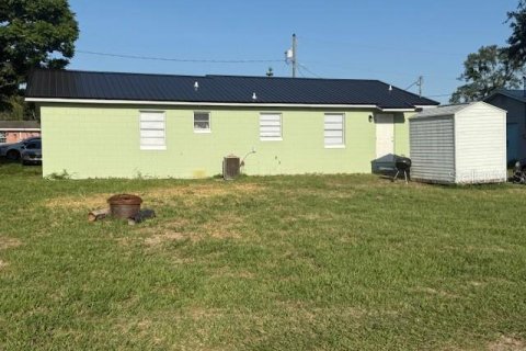House in Dundee, Florida 4 bedrooms, 116.13 sq.m. № 1733497 - photo 2