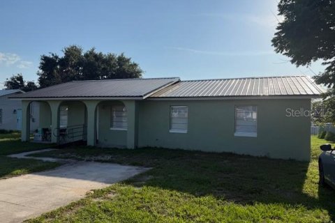 House in Dundee, Florida 4 bedrooms, 116.13 sq.m. № 1733497 - photo 1