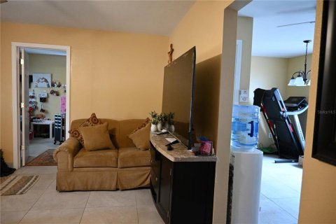 House in Dundee, Florida 4 bedrooms, 116.13 sq.m. № 1733497 - photo 14