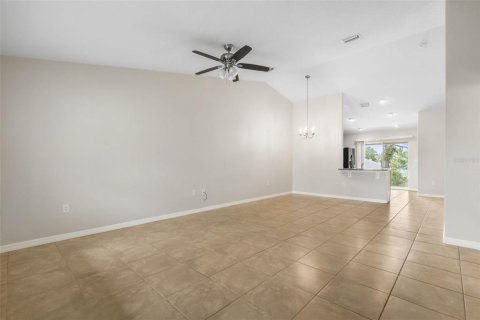 Immobilier commercial à vendre à Palm Coast, Floride: 8 chambres, 284.56 m2 № 1843608 - photo 9