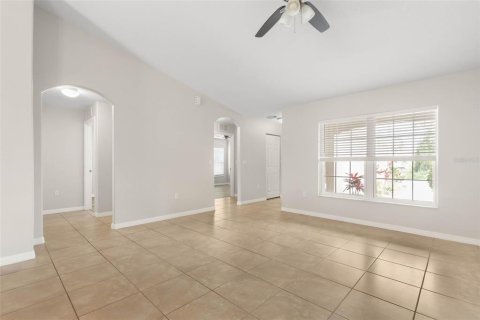 Immobilier commercial à vendre à Palm Coast, Floride: 8 chambres, 284.56 m2 № 1843608 - photo 11