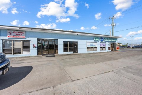 Commercial property in Okeechobee, Florida № 2083066 - photo 24