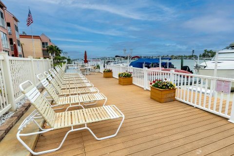 Condo in Saint Pete Beach, Florida, 3 bedrooms  № 1539932 - photo 9