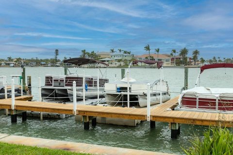 Condo in Saint Pete Beach, Florida, 3 bedrooms  № 1539932 - photo 6