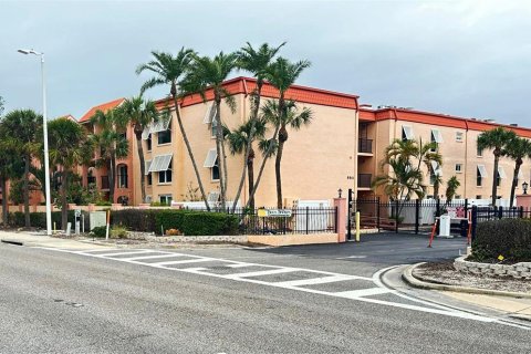 Condo in Saint Pete Beach, Florida, 3 bedrooms  № 1539932 - photo 13