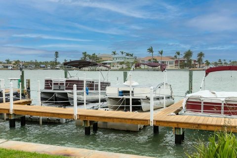 Condo in Saint Pete Beach, Florida, 3 bedrooms  № 1539932 - photo 5