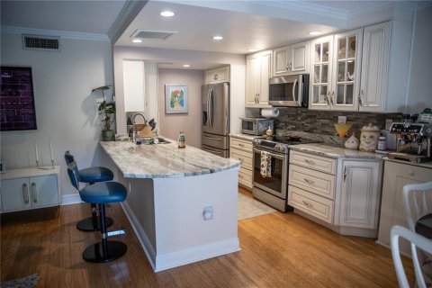 Condo in Saint Pete Beach, Florida, 3 bedrooms  № 1539932 - photo 16