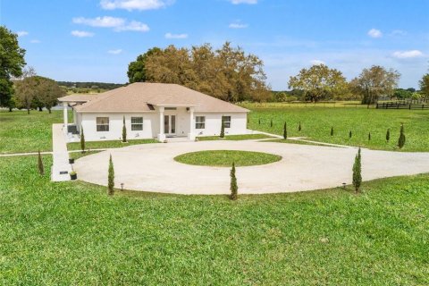 House in Clermont, Florida 4 bedrooms, 257.25 sq.m. № 2236074 - photo 6