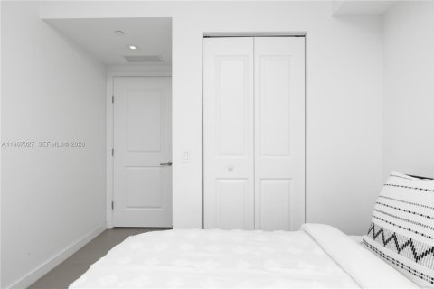 Condominio en alquiler en Miami, Florida, 2 dormitorios, 81.57 m2 № 2085091 - foto 20