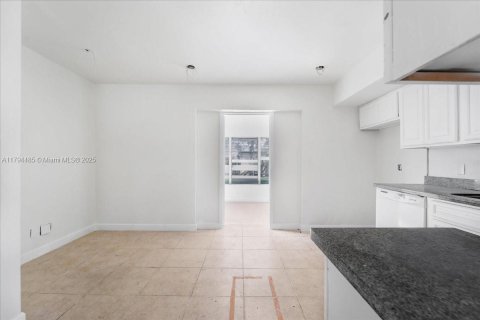 Купить виллу или дом в Холливуд, Флорида 3 спальни, 83.61м2, № 1971200 - фото 18