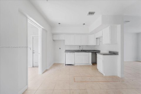 Купить виллу или дом в Холливуд, Флорида 3 спальни, 83.61м2, № 1971200 - фото 17