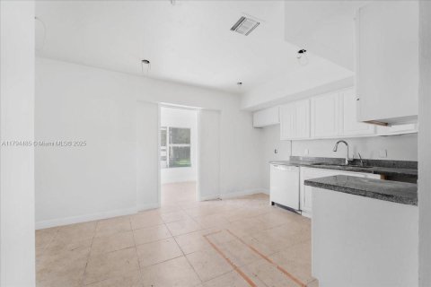 Купить виллу или дом в Холливуд, Флорида 3 спальни, 83.61м2, № 1971200 - фото 19