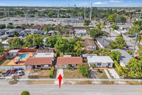 Купить виллу или дом в Холливуд, Флорида 3 спальни, 83.61м2, № 1971200 - фото 2