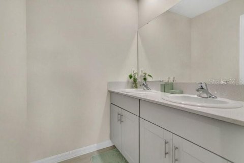 Casa en alquiler en Haines City, Florida, 6 dormitorios, 358.51 m2 № 1900504 - foto 11