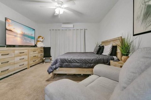Casa en alquiler en Haines City, Florida, 6 dormitorios, 358.51 m2 № 1900504 - foto 9