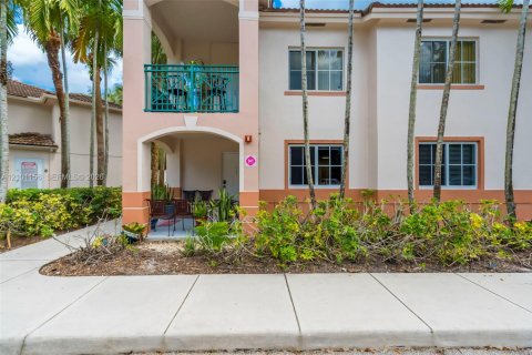 Condo in Pembroke Pines, Florida, 3 bedrooms  № 2402469 - photo 30