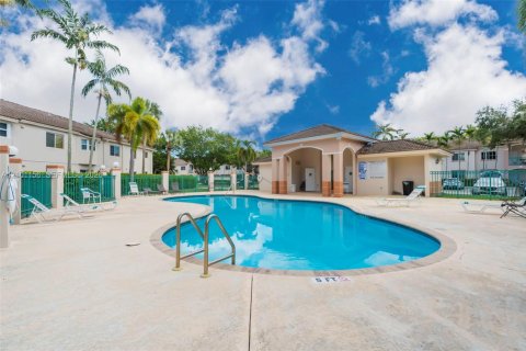 Condo in Pembroke Pines, Florida, 3 bedrooms  № 2402469 - photo 23