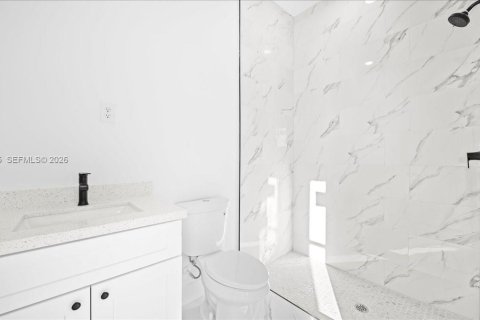 Propiedad comercial en venta en Cape Coral, Florida, 232.07 m2 № 2006355 - foto 23