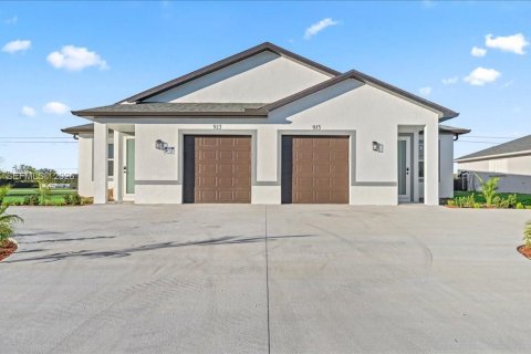 Propiedad comercial en Cape Coral, Florida 232.07 m2 № 2006355