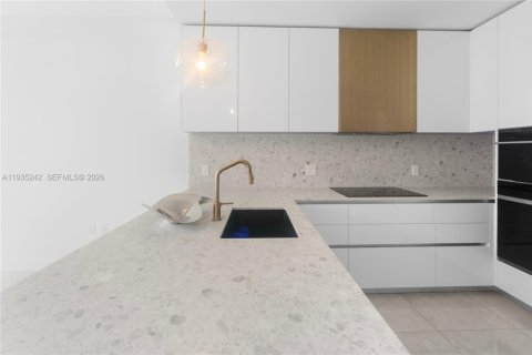 Купить кондоминиум в Майами, Флорида 1 спальня, 54.07м2, № 1997504 - фото 11