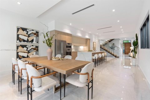 Touwnhouse à vendre à Miami, Floride: 3 chambres, 208.75 m2 № 1645366 - photo 3
