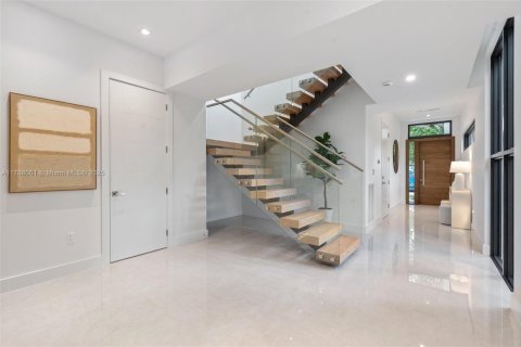 Touwnhouse à vendre à Miami, Floride: 3 chambres, 208.75 m2 № 1645366 - photo 9