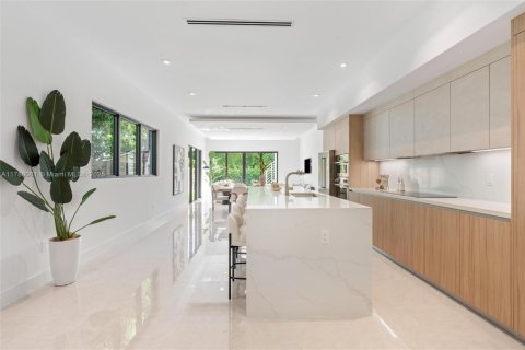 Touwnhouse à vendre à Miami, Floride: 3 chambres, 208.75 m2 № 1645366 - photo 7
