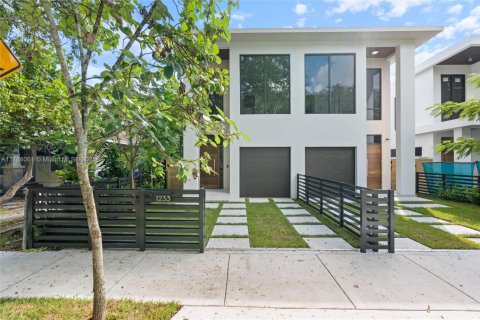 Touwnhouse à vendre à Miami, Floride: 3 chambres, 208.75 m2 № 1645366 - photo 4