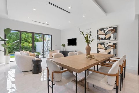 Touwnhouse à vendre à Miami, Floride: 3 chambres, 208.75 m2 № 1645366 - photo 8
